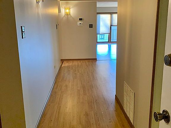 4th image of 4009 W 93rd Pl APT 3F