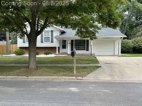 709 Hollybrook Dr, Midland, MI 48642