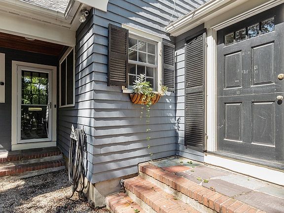 4th image of 5 Tavern Ln