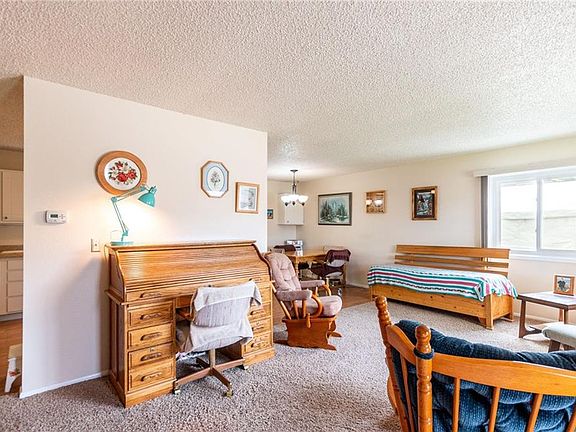 4th image of 446 N Lakeview Dr