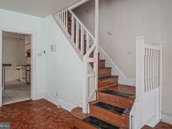 3rd image of 5942 N Beechwood St