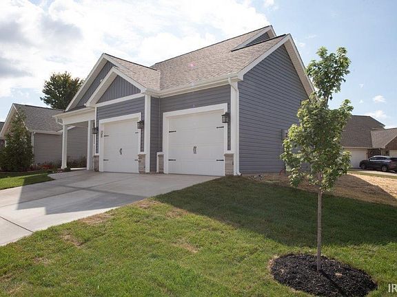 3rd image of 3417 Monument Dr