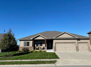 7902 S 193rd St, Gretna, NE 68028