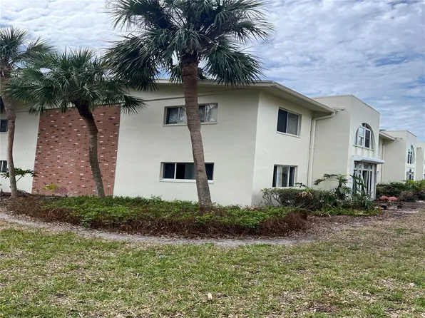 4480 Overlook Dr NE APT 17, Saint Petersburg, FL 33703