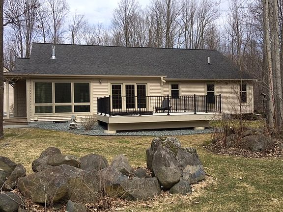 3rd image of 225328 Maplewood Dr