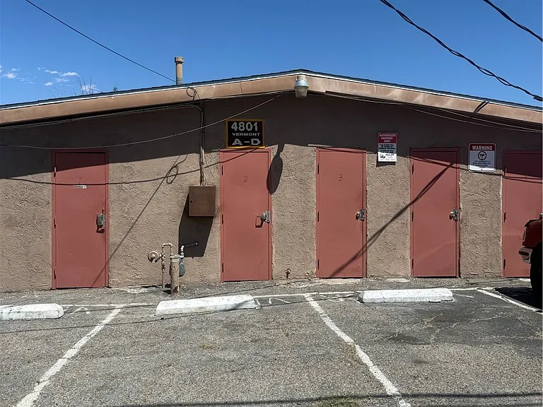 521 N Decatur Blvd #B — Photo 17
