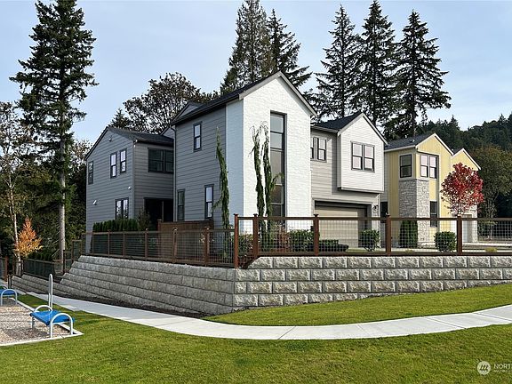2nd image of 13702 SE 84th Street #9