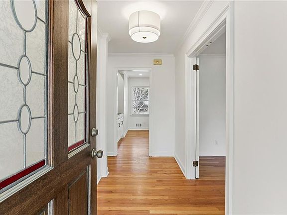 4th image of 2888 Bonanza Dr #A