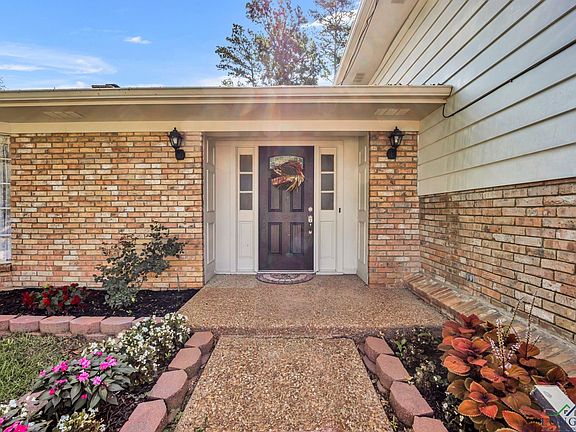 3rd image of 2400 Woodhollow Ct
