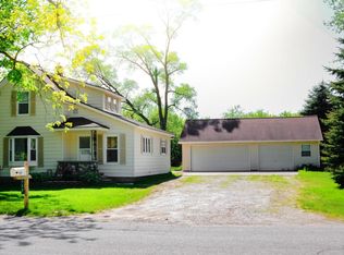117 N Clover St, Kent City, MI 49330