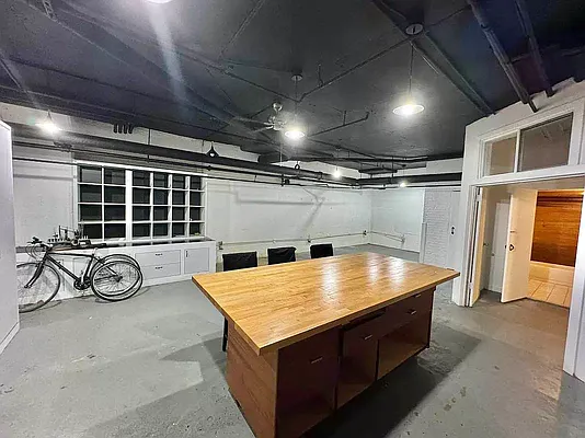 Rented by EXR | media 4