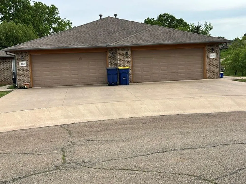 Building Photo - 2535 W 22nd Ave #1