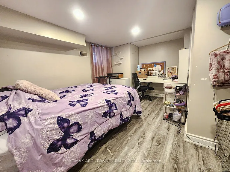 498 Main St E #1B — Photo 12