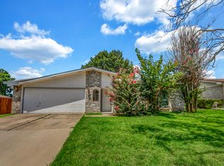 2011 Meadfoot Rd, Carrollton, TX 75007
