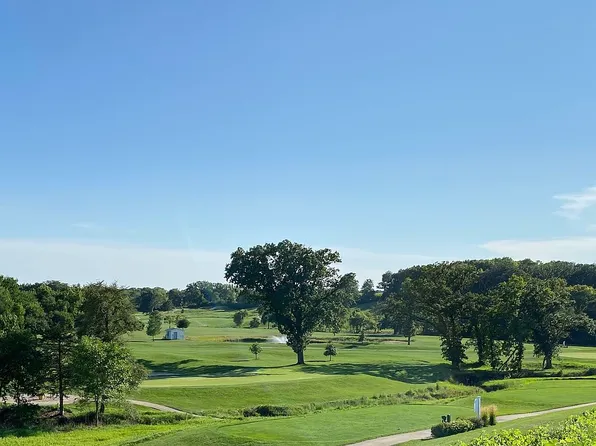 827 Trail Ridge Rd, Indianola, IA 50125