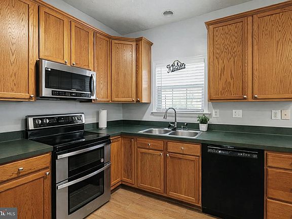 5th image of 209 Estate Dr