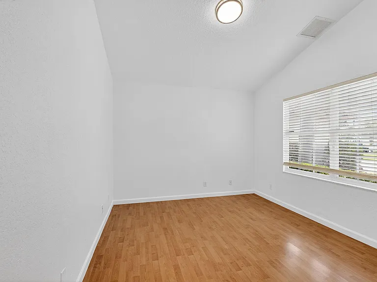 7558 Ironbridge Cir — Photo 116