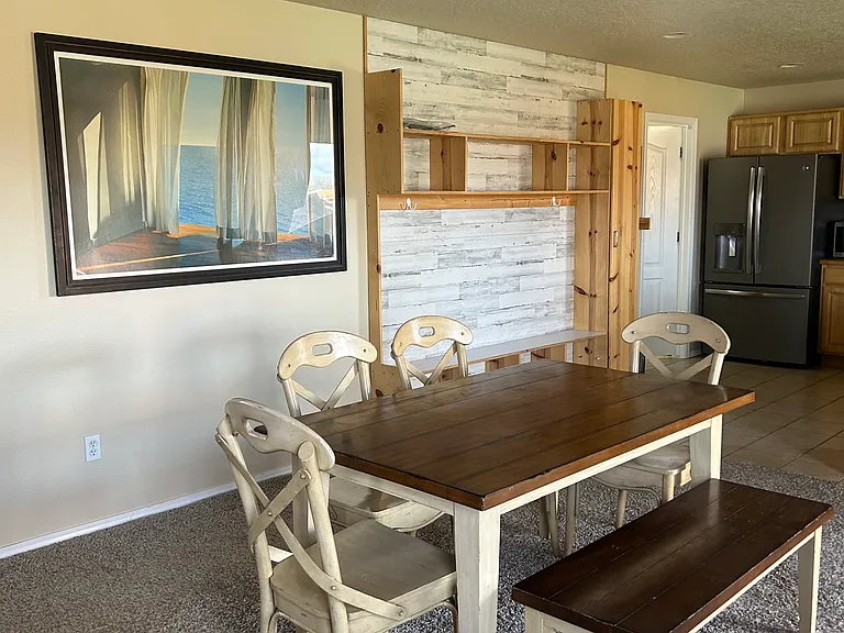218 E Rose Lake Dr — Photo 3