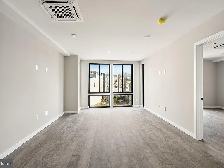 1648 Ridge Ave #401 — Photo 13