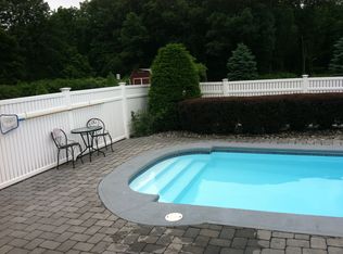 7 Parker Rd, Chester, NJ 07930