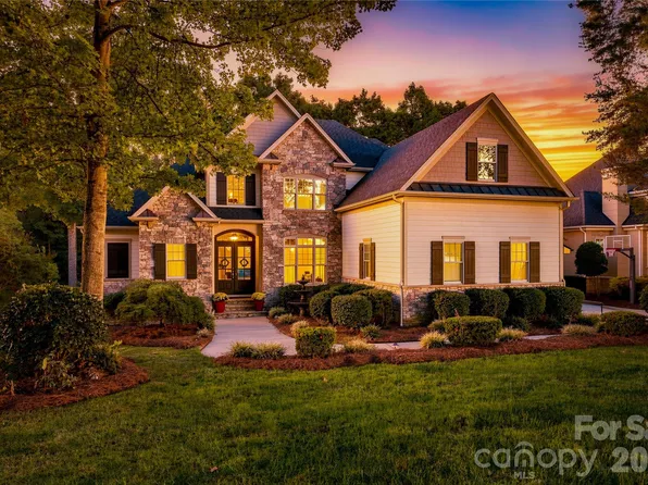 2227 Metcalf Dr, Sherrills Ford, NC 28673