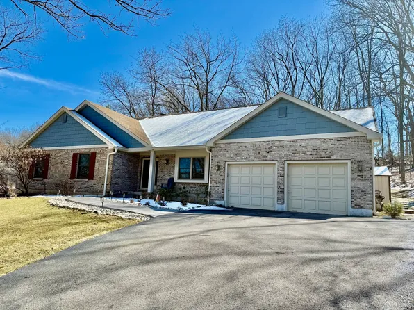 3803 Lindsay Ln, Crystal Lake, IL 60014