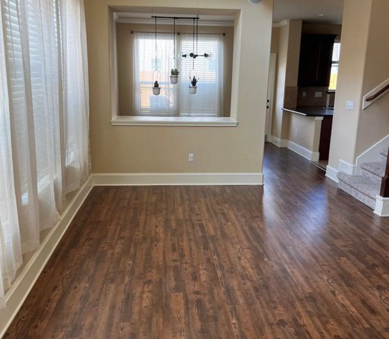 3 bed, 2.5 bath, 1700 sqft, $2,399 — Photo 2