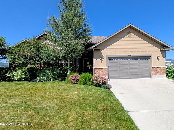 5th image of 8840 Aurora Dr