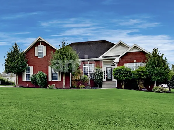 201 Fox Hunt Ln, Lebanon, TN 37087
