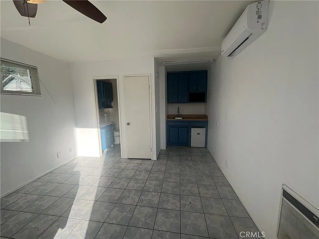 Studio, 200 sqft, $950 — Photo 1