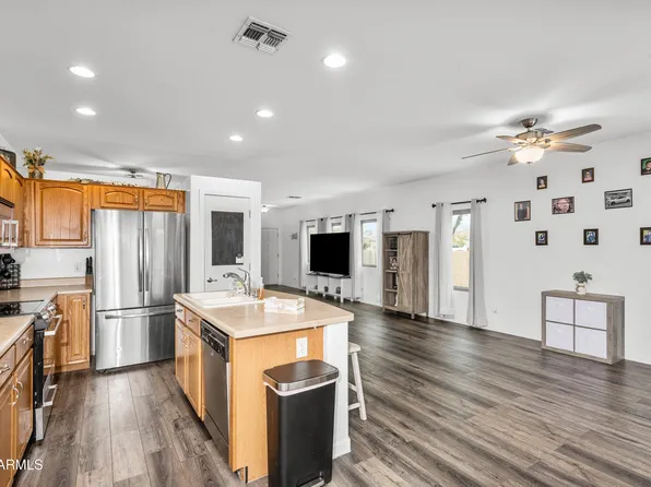 28321 N Zircon Drive, San Tan Valley, AZ 85143