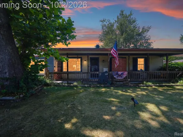3728 Grafton St, Orion, MI 48359