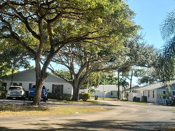 5th image of 4430 Walden Cir