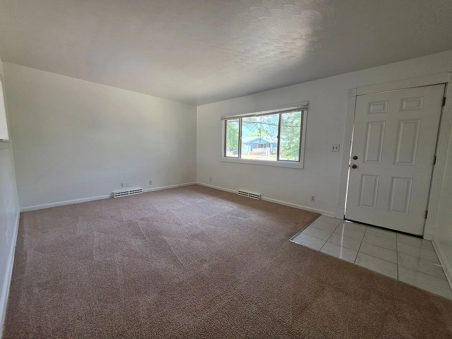 Cozy Home in East Campus — Photo 3