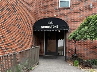 105 Woodstone Ln APT 61, New Kensington, PA