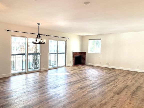 4th image of 1227 Granville Ave APT 200