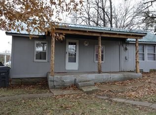 151 N Lay Ave, Saint Clair, MO 63077