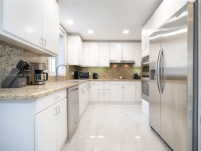 19211 Fisher Island Dr #19211 — Photo 9