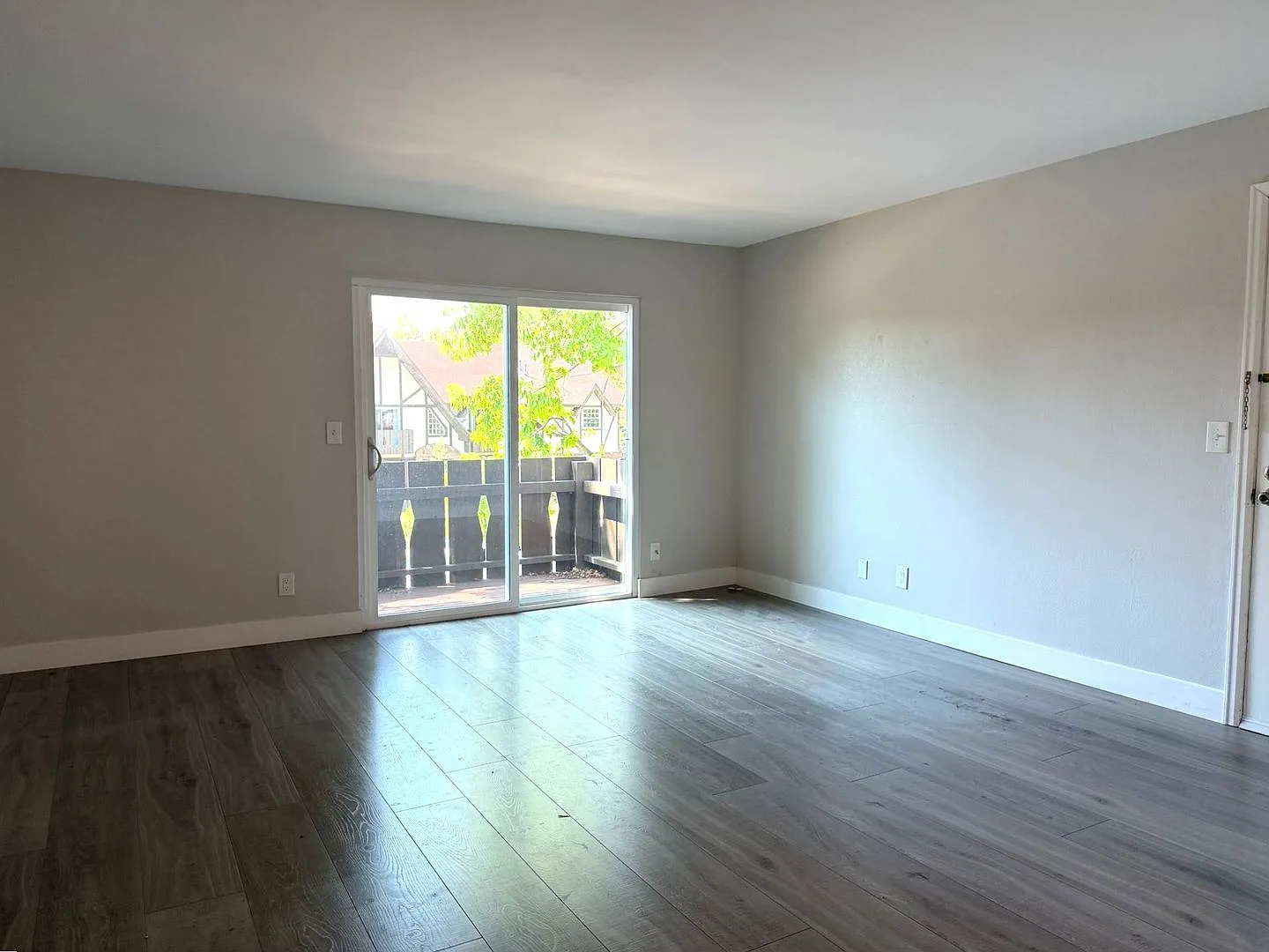 Updated Top Floor 2BD/1BA Condo in Boulder - Available NOW! — Photo 4