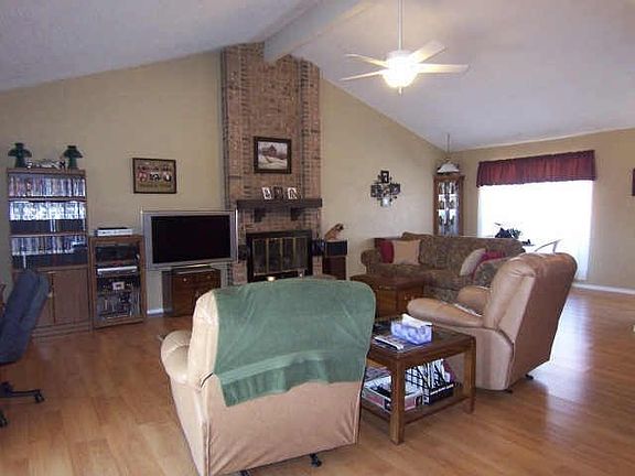 3rd image of 2225 Pueblo Dr