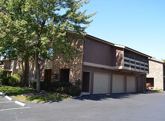2nd image of 5 W Stonebridge Ct APT 5A
