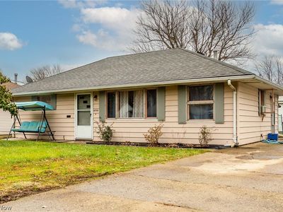 4336 Belle Ave, Sheffield Lake, OH, 44054