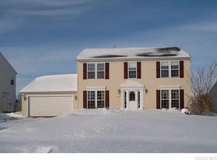 2199 Hunters Hollow Ln, Lake View, NY 14085