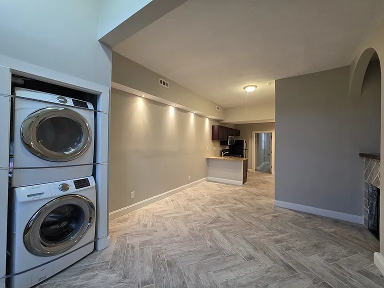 75 Whitney Ave #2A — Photo 5