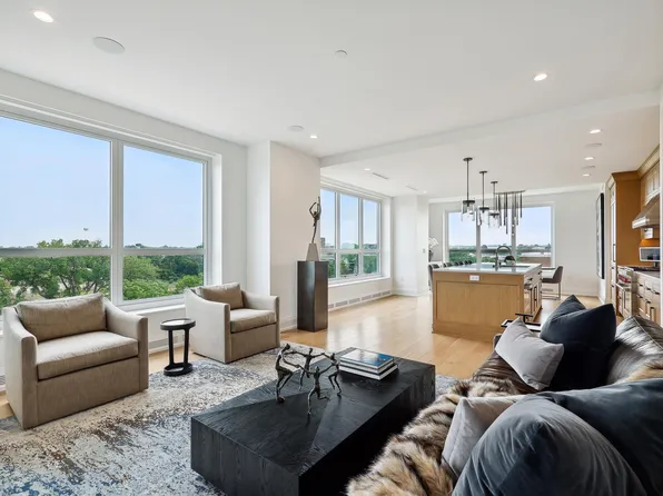 1111 W River Pkwy #5D, Minneapolis, MN 55415