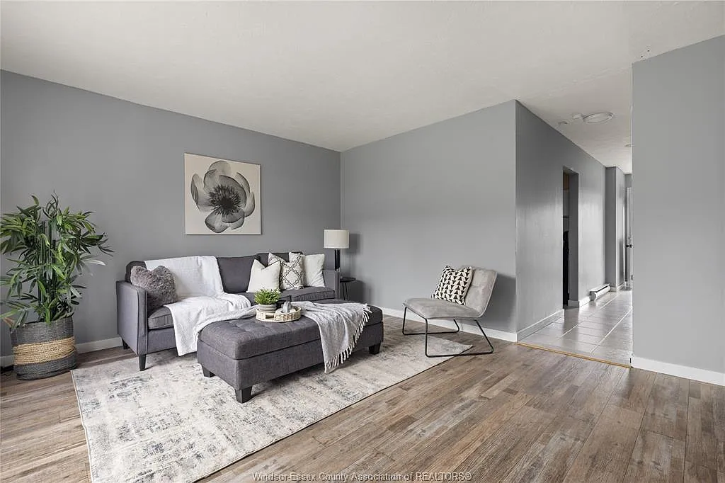 3 bed, 1.5 bath, $1,900 — Photo 4