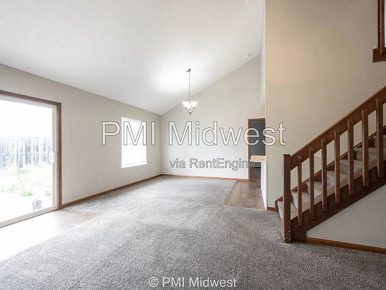 1092 Cobra Dr — Photo 10