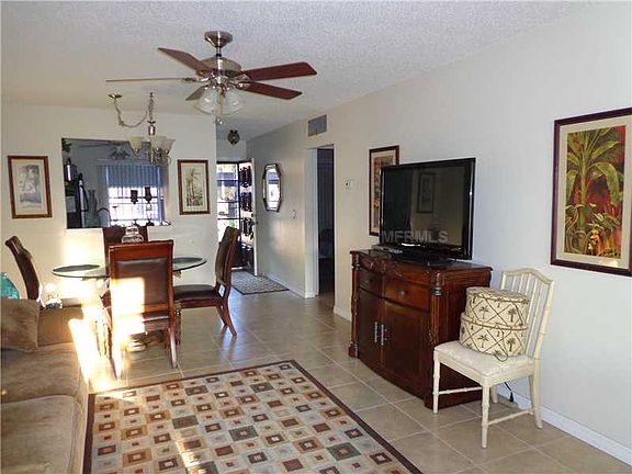 3rd image of 9014 Mission Oaks Blvd