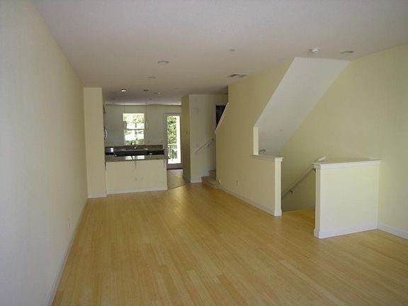 5th image of 590 De Guigne Dr