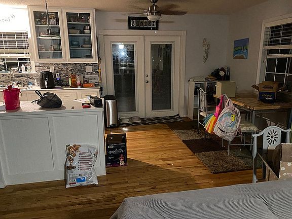 5th image of 207 Twin Cedar Dr